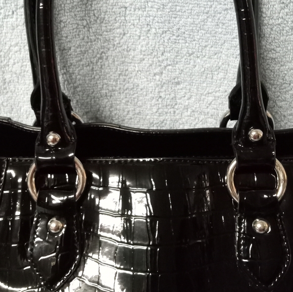 Guess crocodile embossed PVC Vinyl black tote w/shoulder straps clean interior - Picture 3 of 16